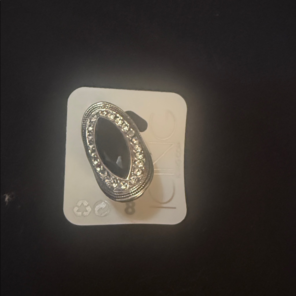 Icing Silver And Black Crystal Ring 6$